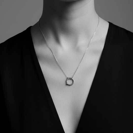 Circle pendant, twisted rope design in sterling silver 