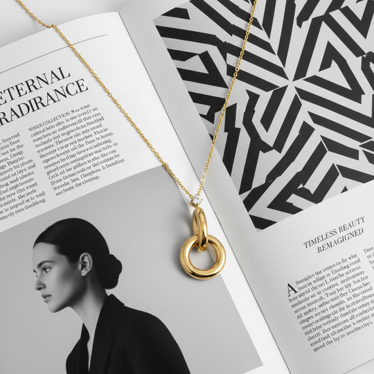 Two circles pedant necklace in yellow gold