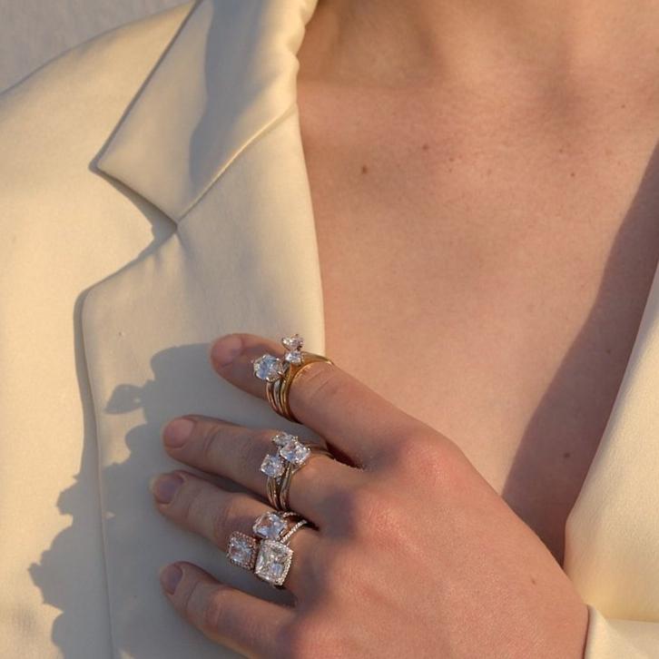 NAIMA best Jewellery stacking style solitaire single ring design for cocktail party