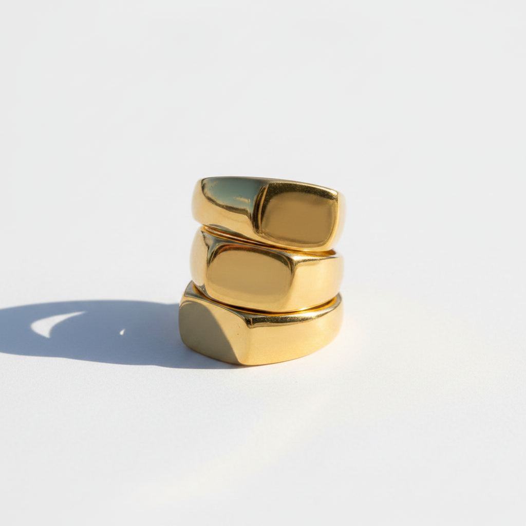 Soft rectangle signet ring in gold