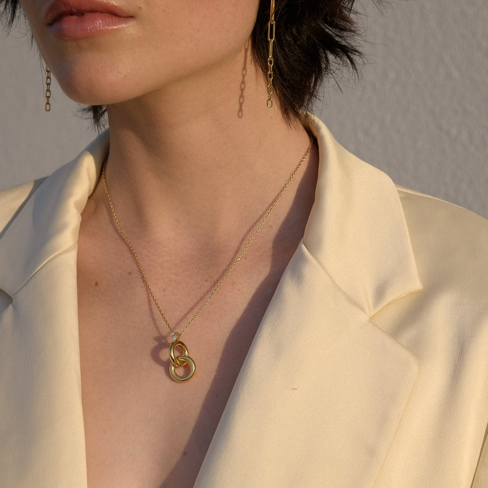 NAIMA solid chunky double circle interlocking pendant with chain necklace best jewellery for women